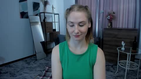 Snapshot of vibes_of_joy chatting on 10/03/25, 07:27 Mikky online show from 10/03/25, 07:27