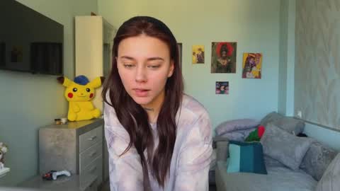 Snapshot of vibeshifter_ chatting on 02/15/26, 10:25 Eleonora online show from 02/15/26, 10:25