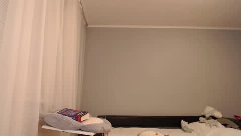 Snapshot of vibezgirl chatting on 12/04/24, 08:18 Amelia online show from 12/04/24, 08:18