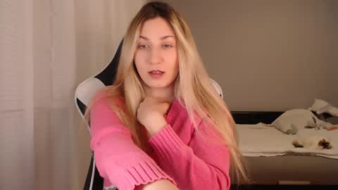 Snapshot of vibezgirl chatting on 12/08/24, 07:54 Amelia online show from 12/08/24, 07:54