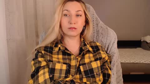 Snapshot of vibezgirl chatting on 01/22/25, 07:24 Amelia online show from 01/22/25, 07:24