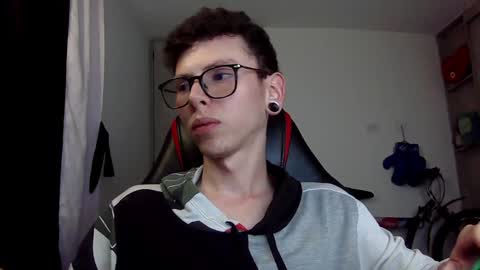 Snapshot of vicent_brais chatting on 12/13/24, 05:38 Vicent Brais online show from 12/13/24, 05:38