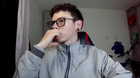 Snapshot of vicent_brais chatting on 12/16/24, 08:20 Vicent Brais online show from 12/16/24, 08:20