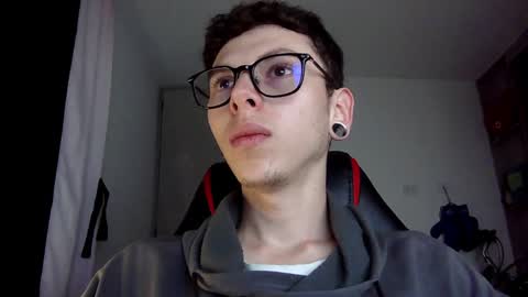 Snapshot of vicent_brais chatting on 12/20/24, 06:08 Vicent Brais online show from 12/20/24, 06:08