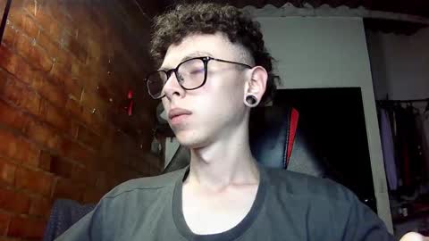 Snapshot of vicent_brais chatting on 02/16/25, 11:59 Vicent Brais online show from 02/16/25, 11:59