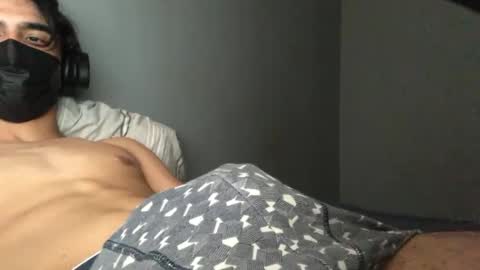 Snapshot of vicente24milf chatting on 09/13/25, 09:14 vicente online show from 09/13/25, 09:14