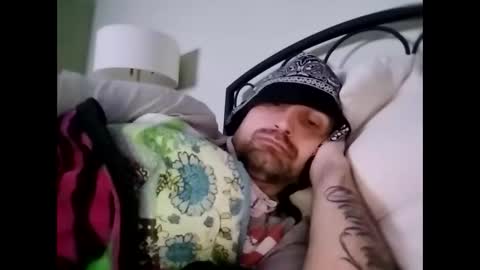 Snapshot of viciouzz1 chatting on 11/28/25, 05:43 viciouzz1 online show from 11/28/25, 05:43