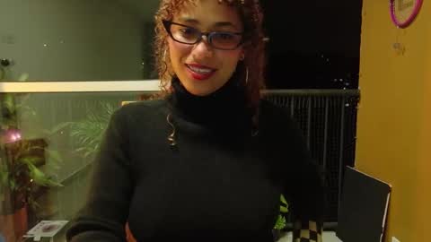 Snapshot of vicky_crazy chatting on 10/25/25, 03:47 Vicky  online show from 10/25/25, 03:47