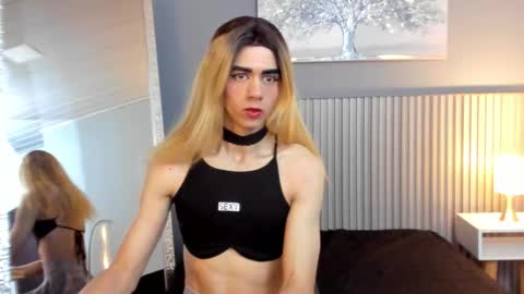 Snapshot of vicky_fant4sy chatting on 01/15/26, 12:10 Vicky online show from 01/15/26, 12:10