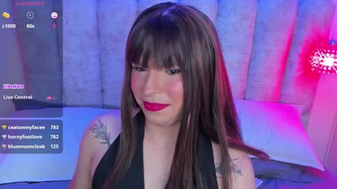 Snapshot of vicky_hot_x chatting on 10/19/25, 12:33        online show from 10/19/25, 12:33