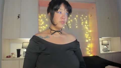 Snapshot of vicky_ruiz chatting on 02/02/26, 12:04 V I C K Y online show from 02/02/26, 12:04