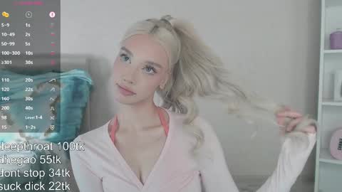 Snapshot of vickyfuckingdoll chatting on 04/01/26, 01:39 vickyfuckingdoll online show from 04/01/26, 01:39