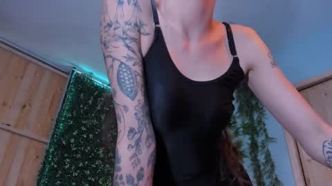 Victoria   online show from 03/30/26, 12:22