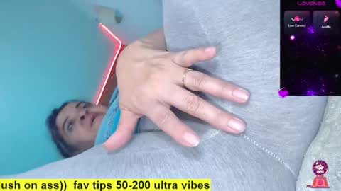 vickytera777 online show from 12/04/25, 12:47