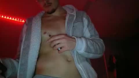 Snapshot of victor1625333 chatting on 12/15/25, 11:53 Victor online show from 12/15/25, 11:53