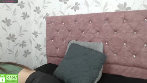 Snapshot of victoria017 chatting on 12/20/24, 11:47 Victoria online show from 12/20/24, 11:47