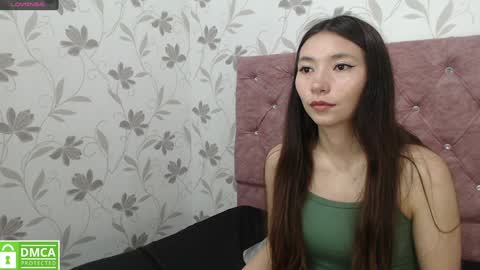 Snapshot of victoria017 chatting on 12/21/24, 02:52 Victoria online show from 12/21/24, 02:52