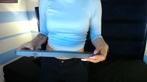 Snapshot of victoria017 chatting on 01/31/25, 09:05 Victoria online show from 01/31/25, 09:05