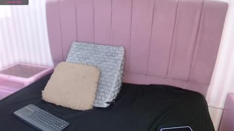 Snapshot of victoria017 chatting on 03/01/25, 05:31 Victoria online show from 03/01/25, 05:31