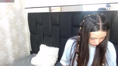 Snapshot of victoria017 chatting on 03/08/25, 05:49 Victoria online show from 03/08/25, 05:49