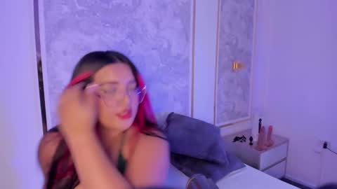 Victoria online show from 09/22/25, 06:21