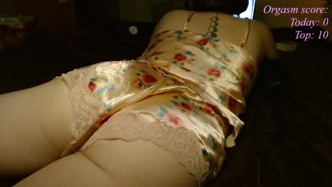 Snapshot of victoria97 chatting on 11/10/25, 04:39 Victoria97 online show from 11/10/25, 04:39