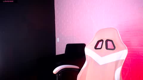 victoria_1126 online show from 04/25/26, 07:55