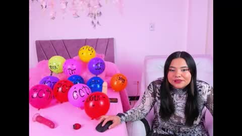 victoria_16_ online show from 12/03/25, 05:48