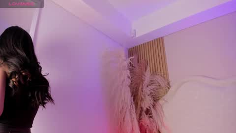 Snapshot of victoria___jonnes chatting on 09/25/25, 02:43 victoria___jonnes online show from 09/25/25, 02:43