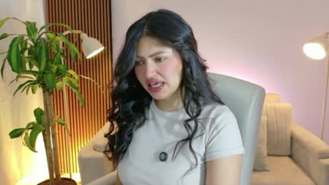 Snapshot of victoria___moon chatting on 04/23/26, 01:46 victoria online show from 04/23/26, 01:46