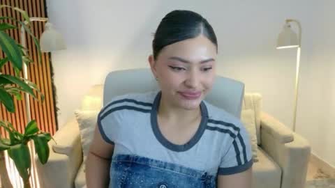 Snapshot of victoria___moon chatting on 06/04/26, 02:12 victoria online show from 06/04/26, 02:12
