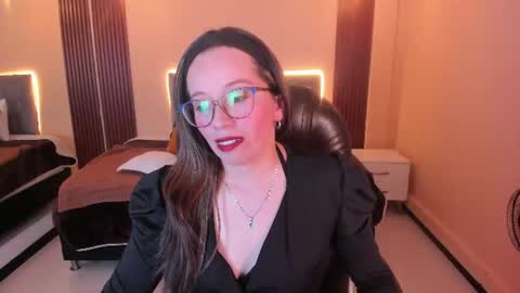 Snapshot of victoria__blake chatting on 07/06/26, 07:38 victoria__blake online show from 07/06/26, 07:38