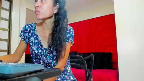 Victoria  grey  online show from 05/14/26, 07:31