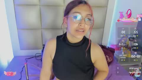 Snapshot of victoria__js_ chatting on 11/14/25, 05:44 Victoria online show from 11/14/25, 05:44