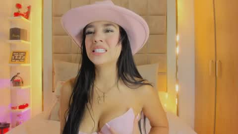Victoria valentina  online show from 04/07/26, 01:22