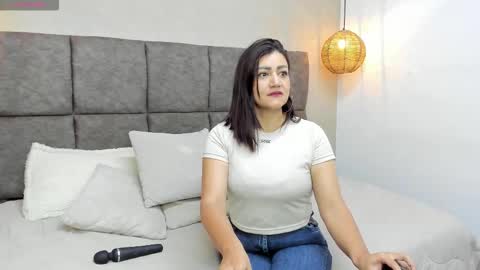 victoria  online show from 11/02/25, 12:18