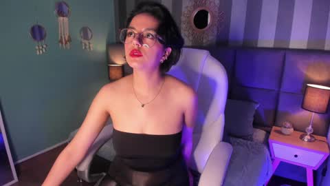 Victoria online show from 02/05/25, 01:11