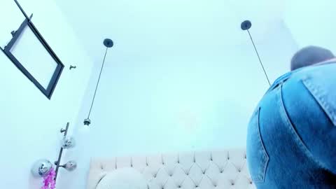 Victoria online show from 11/17/25, 09:20