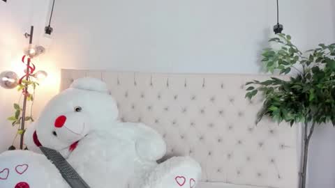Victoria online show from 05/11/26, 08:06