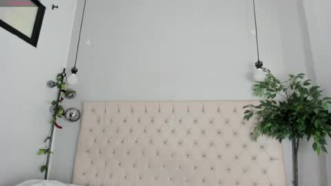Victoria online show from 07/25/26, 07:33