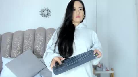 Snapshot of victoria_cooper3 chatting on 10/04/25, 11:41 valentina online show from 10/04/25, 11:41