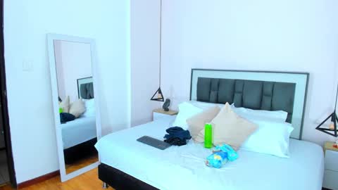 valentina online show from 11/14/25, 09:19