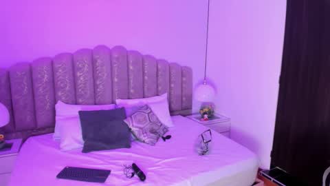 valentina online show from 01/15/26, 12:10