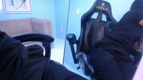 Victoria online show from 12/16/25, 12:54