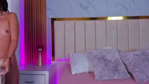 Snapshot of victoria_joliegb chatting on 12/12/24, 12:33 Victoria Lozano online show from 12/12/24, 12:33