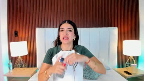 Snapshot of victoria_joliegb chatting on 01/20/25, 12:39 Victoria Lozano online show from 01/20/25, 12:39