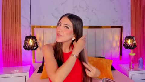 Snapshot of victoria_joliegb chatting on 03/10/25, 12:48 Victoria Lozano online show from 03/10/25, 12:48