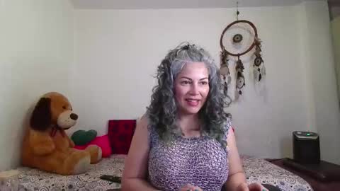 Victoria Lover online show from 11/17/25, 03:45