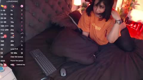 Snapshot of victoria_monteroo chatting on 05/06/26, 01:03 Call me Vic online show from 05/06/26, 01:03