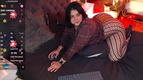 Snapshot of victoria_monteroo chatting on 05/10/26, 12:38 Call me Vic online show from 05/10/26, 12:38